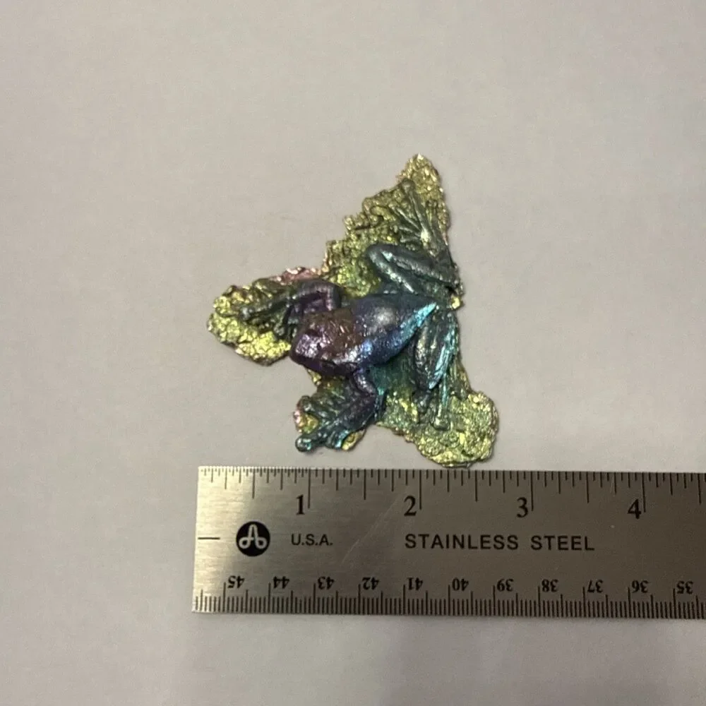 Bismuth crystal Rainbow Lucky Frog